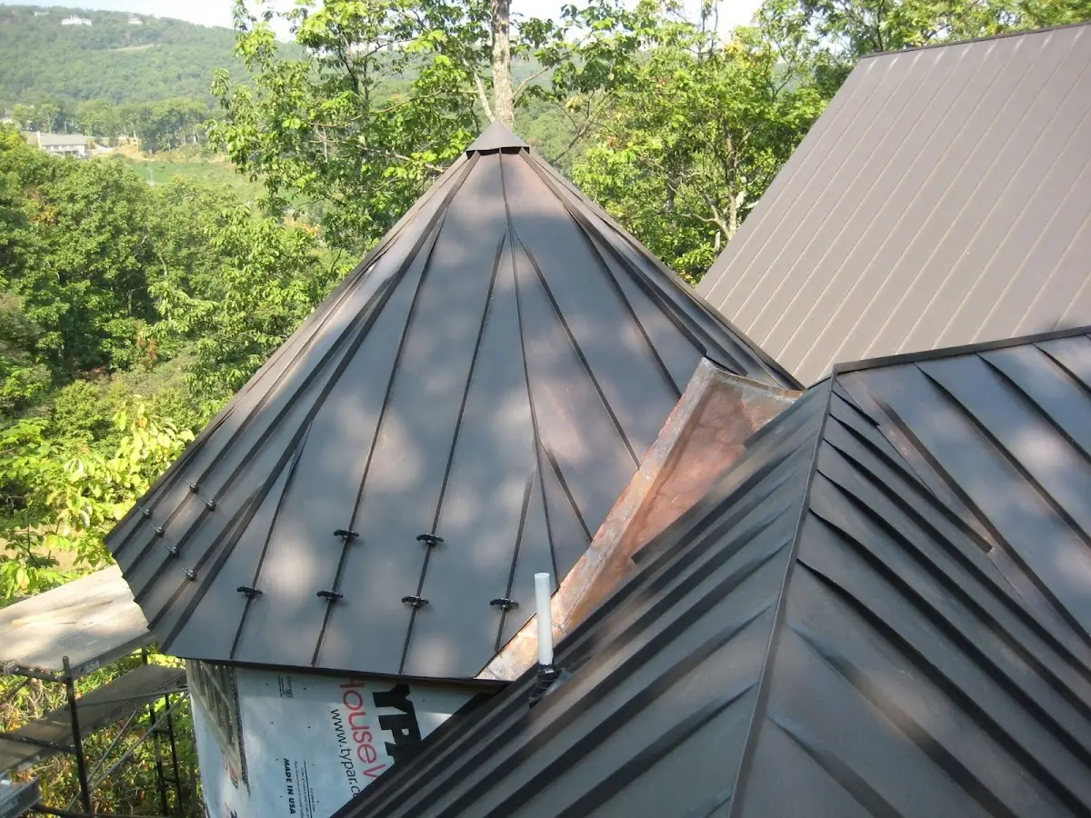 Professional Gutter Cleaning by Craftsman Roofing in Sutherlin